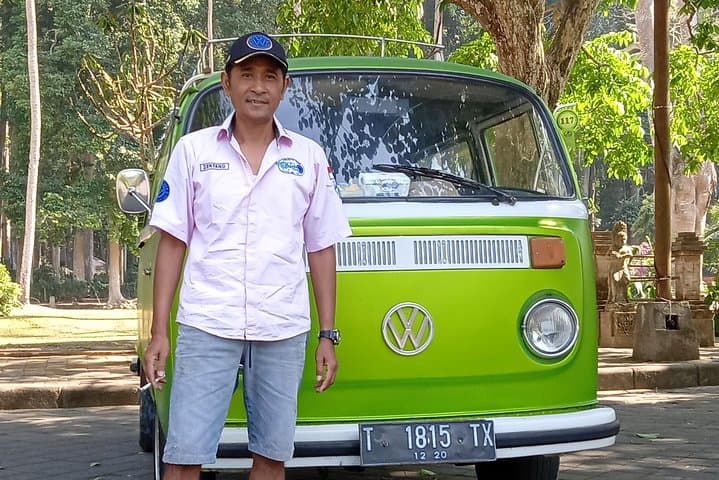 Cruise Ubud in a Classic VW Bus: Private Tour to Waterfalls and Rice Terraces photo 3