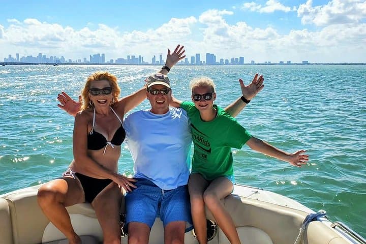 VIP Miami Speedboat Tour: Private 22-Foot Biscayne Bay Cruise to Star Island photo 5