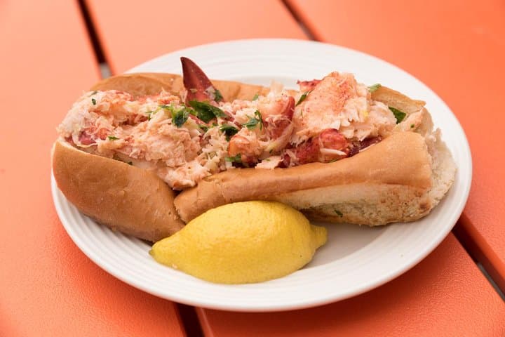 Boston North End Private Food Tour: 6+ Tastings Including Cannoli & Lobster Roll