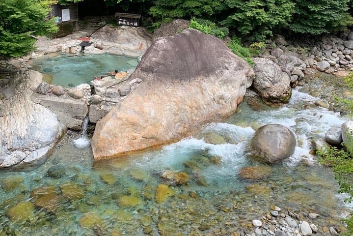 Takayama Onsen Tour: 3-Hour Outdoor Hot Spring Soak Near the Hida Mountains