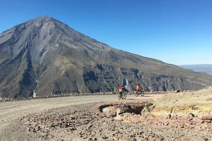 Downhill Volcano Bike Tour from Arequipa: Pichu Pichu Adventure photo 2