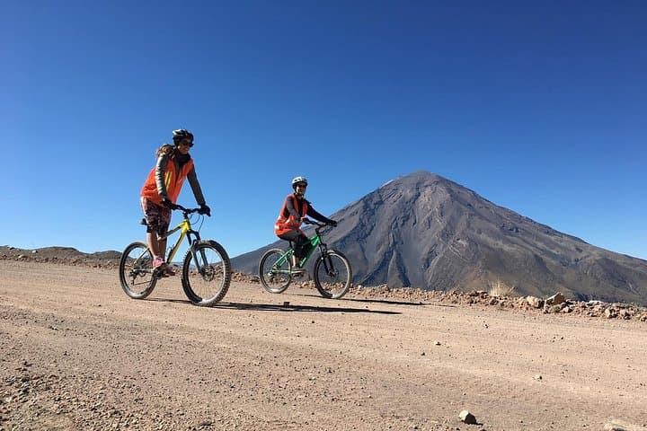 Downhill Volcano Bike Tour from Arequipa: Pichu Pichu Adventure photo 3