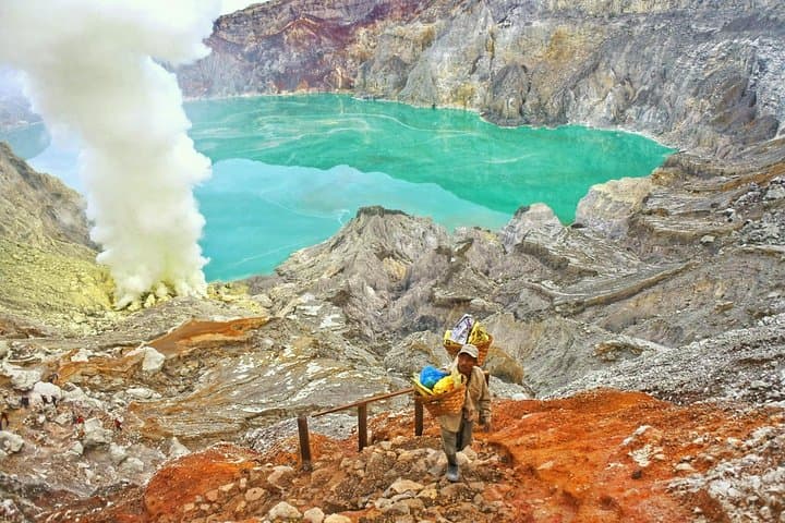 Bromo & Ijen 2-Day Volcano Tour from Malang — Sunrise, Blue Fire and Ketapang Ferry photo 2