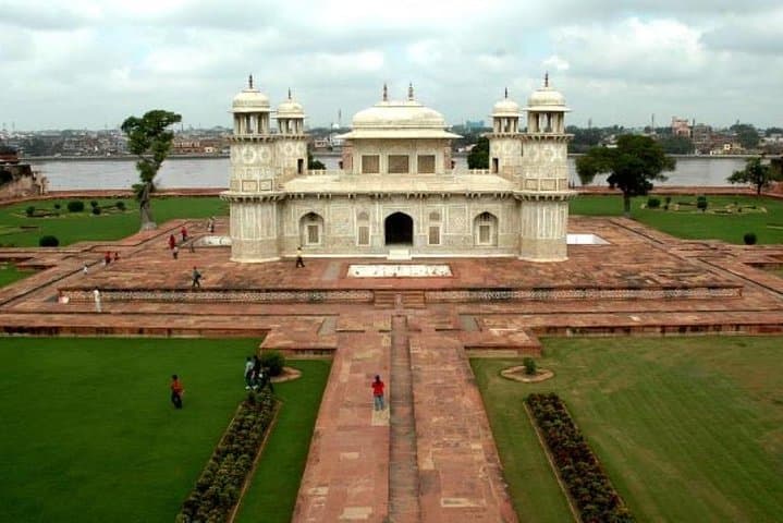 Solo to the Taj: Private Same-Day Tour from Delhi photo 5