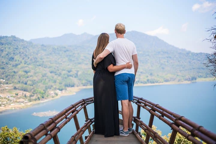 Bedugul Ghost Palace Tour: Abandoned Hotel, Ulun Danu & Banyumala Waterfall photo 6
