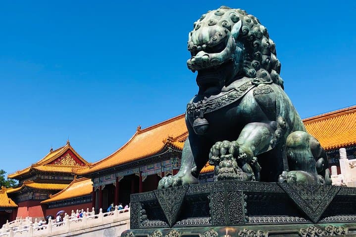 Private Beijing Day Tour: Forbidden City, Tiananmen Square & Peking Duck Experience photo 2