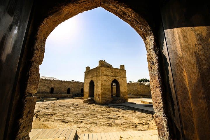 Baku’s Eternal Flames: Ateshgah & Yanar Dag Absheron Tour photo 2