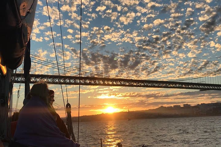 Lisbon Sunset Wine Sailing Tour on the Tagus: 2-Hour Evening Cruise photo 4