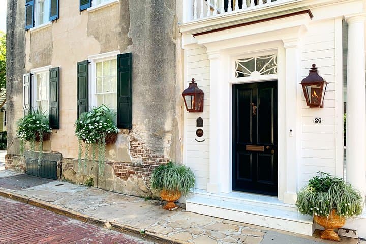 Charleston Historic Downtown Walking Tour: French Quarter, Rainbow Row & The Battery photo 2