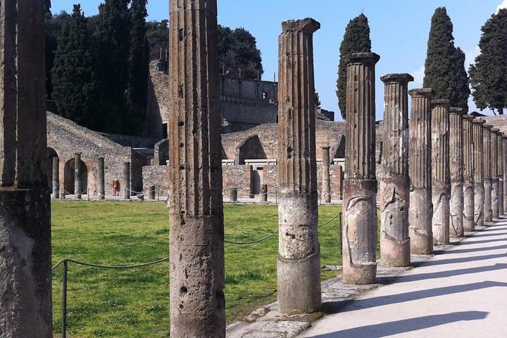 Rome to Pompeii and Mount Vesuvius Day Trip — Skip-the-Line Private Tour photo 2