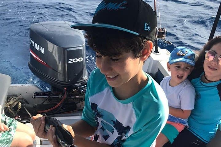 Roatán Sport Fishing & Snorkel: 3-Hour Charter with Round-Trip Pickup photo 1