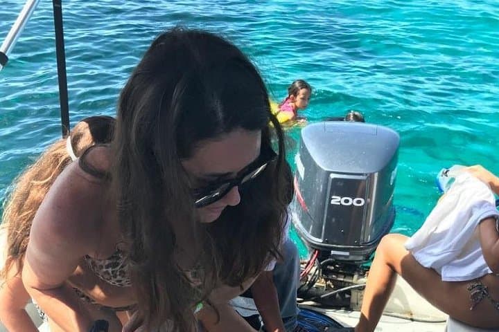 Roatán Sport Fishing & Snorkel: 3-Hour Charter with Round-Trip Pickup photo 4