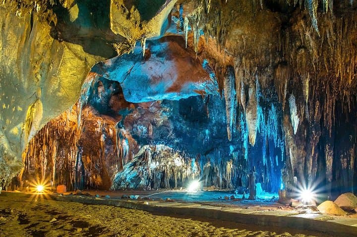 Day Escape to Ratchaburi: Caves, Hot Springs & Khao Ngu Views photo 4