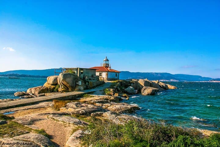 Rías Baixas Private Tour: Mussel Farms, Wine Tasting & La Toja Day Trip photo 6