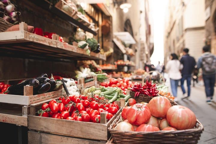 Lucca Market to Table: Guided Market Tour and Authentic Aperitivo in a Local Home photo 4