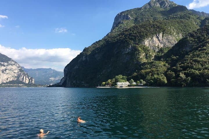 Half-Day Sailing on Lake Como: Aperitivo, Swim & Captain Experience photo 6