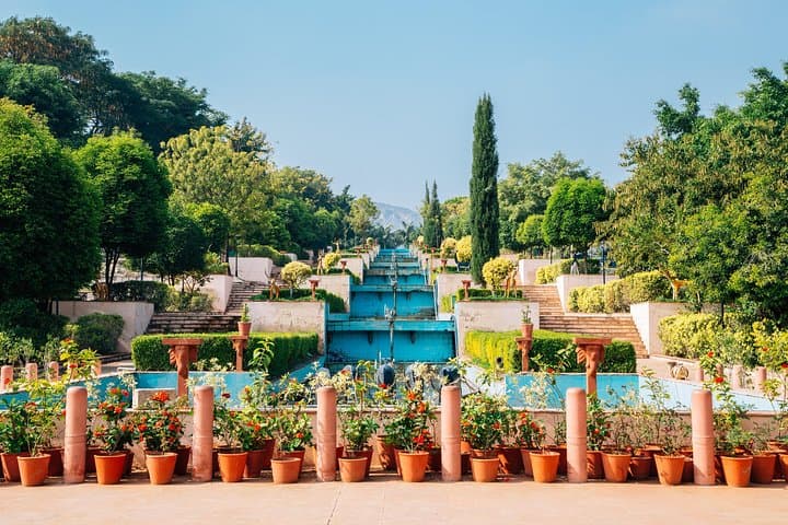 Half-Day Highlights of Udaipur: City Palace, Lakes & Local Flavors