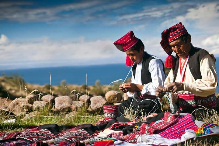 Lake Titicaca Uros & Taquile: Full-Day Floating Islands and Textile Hike