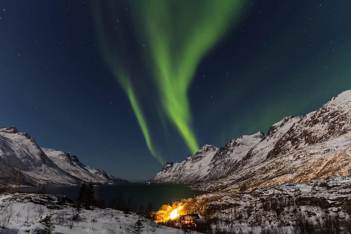 Tromso Northern Lights Walking Tour: City-Center Aurora Walk to Prestvannet photo 4