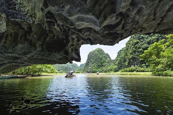 Bai Dinh Pagoda & Trang An Boat Tour from Hanoi — Full-Day Ninh Binh Excursion photo 3