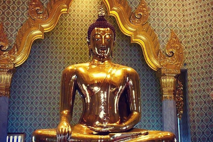 Bangkok Private Temples & City Tour: Wat Traimit, Chinatown, Wat Pho & Marble Temple photo 4
