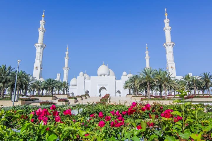 Abu Dhabi Day Tour from Dubai: Sheikh Zayed Mosque, Heritage Village & Ferrari World photo 3
