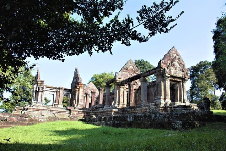 Preah Vihear & Beng Mealea Private Temple Tour — Lost Khmer Ruins and Panoramic Cliffs