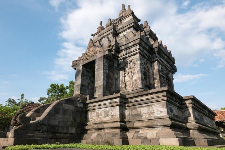 Punthuk Setumbu Sunrise, Borobudur & Mount Merapi Jeep Lava Tour from Yogyakarta photo 6