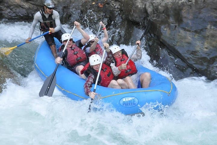El Chorro Whitewater Rafting from Jaco — Class IV Rapids on the Naranjo River photo 3