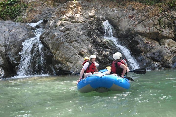 El Chorro Whitewater Rafting — Class IV Rapids on the Naranjo River Near Manuel Antonio photo 6