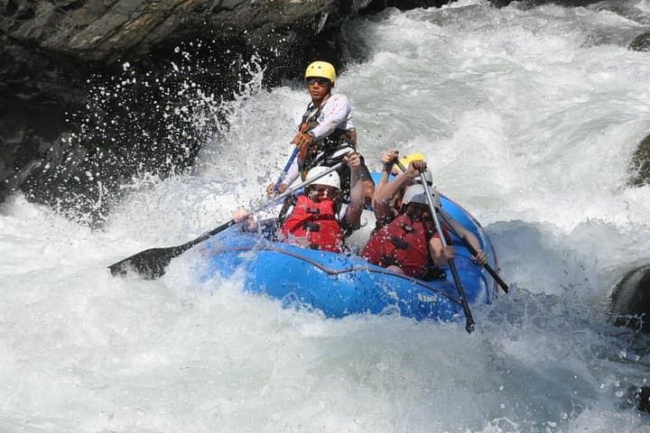 El Chorro Whitewater Rafting from Jaco — Class IV Rapids on the Naranjo River photo 5