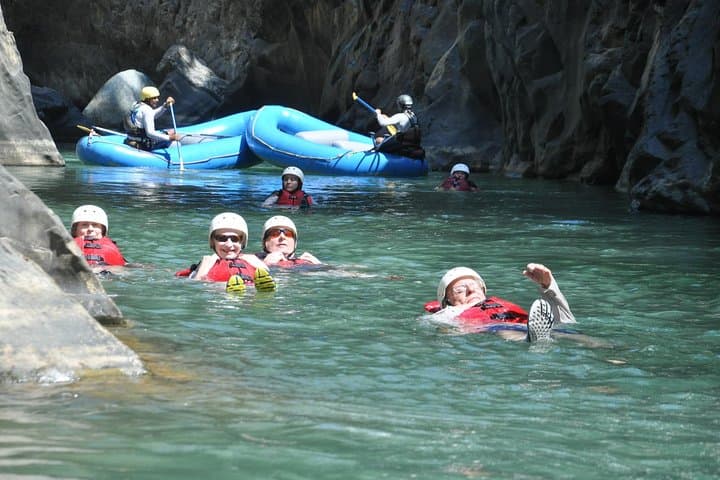 El Chorro Whitewater Rafting from Jaco — Class IV Rapids on the Naranjo River photo 6