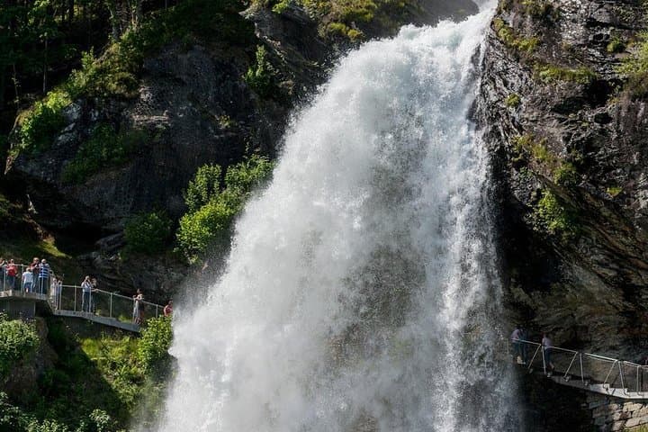 Hardangerfjord & Voss Gondola: Private Day Tour to 4 Iconic Waterfalls