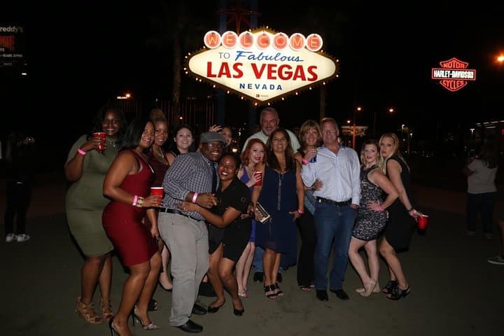 Las Vegas VIP Party Bus Club Crawl — Skip Lines, Open Bar & VIP Entry photo 4