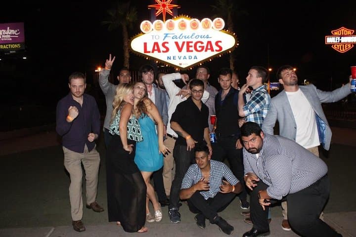 Las Vegas VIP Party Bus Club Crawl — Skip Lines, Open Bar & VIP Entry photo 6