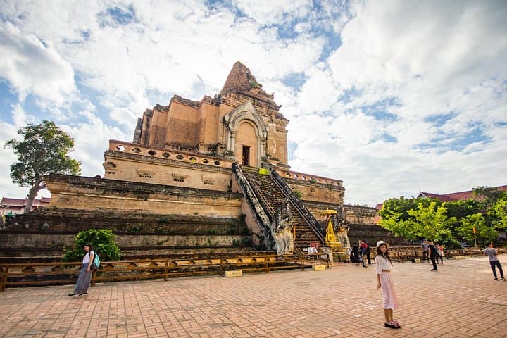 Chiang Mai Full-Day: 8-Temple Private Tour with Mae Ping River Cruise