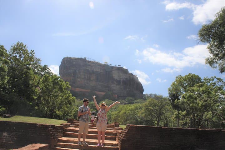Sigiriya, Dambulla & Minneriya: 2-Day Cultural and Elephant Safari from Colombo
