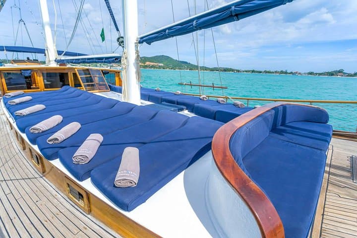 Angthong Discovery Cruise from Koh Samui — Full-Day Guide to Emerald Lake & Limestone Islands photo 4