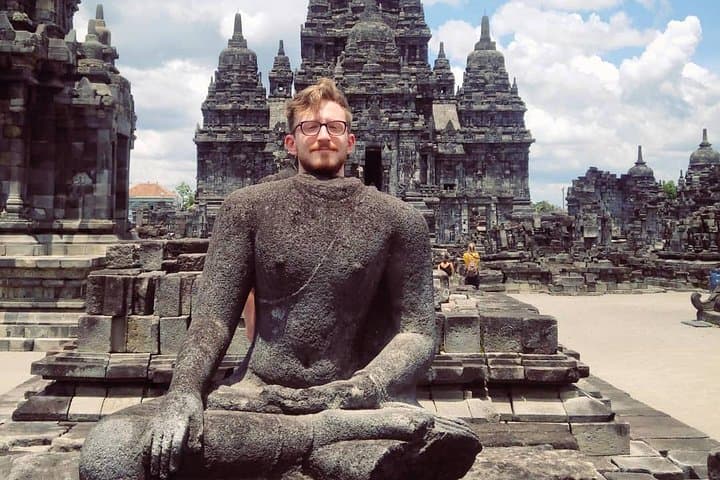 Borobudur Half-Day Tour from Yogyakarta — Top Access, Reliefs & Mendut photo 5