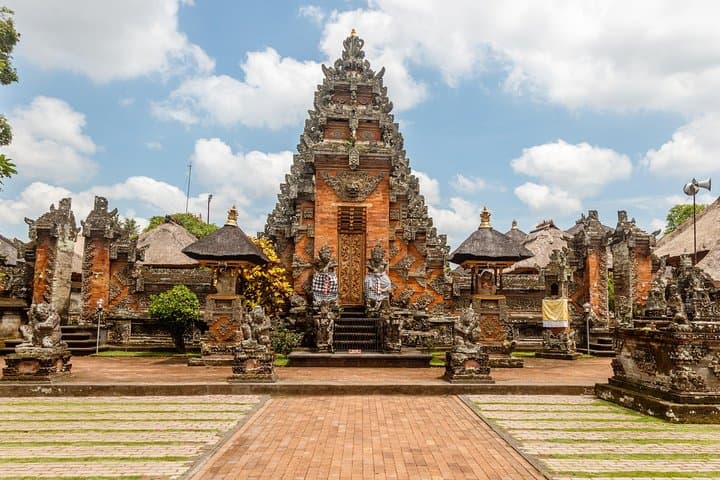 Bali Swing & Ubud Day Tour: Tegalalang Rice Terraces, Kanto Lampo Waterfall, and Temple Walk photo 4