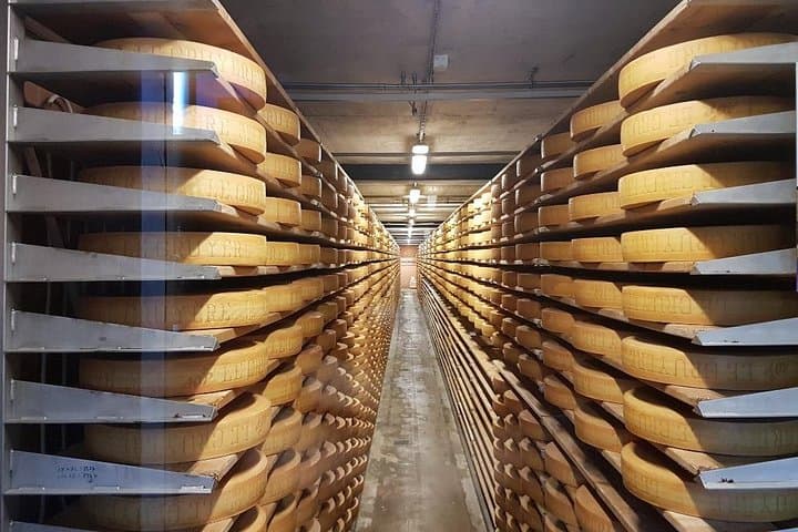Private Swiss Cheese and Chocolate Tour from Interlaken — Gruyères, Cailler & Bern Day Trip photo 2