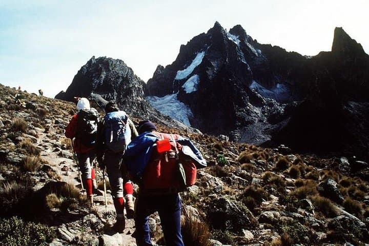 6-Day Mount Kenya Hiking Expedition to Pt Lenana via Chogoria photo 4