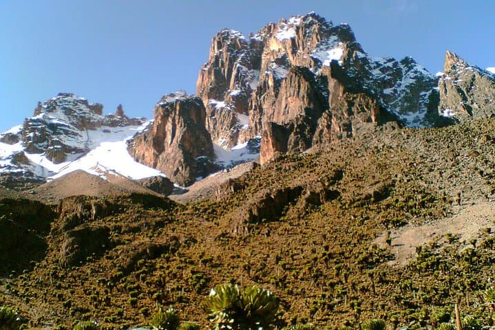 6-Day Mount Kenya Hiking Expedition to Pt Lenana via Chogoria photo 5