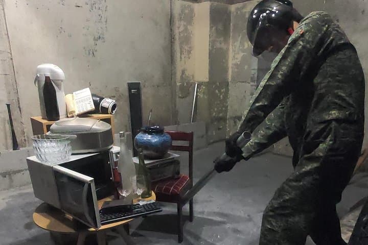 Namba Smash Room: Break Appliances and Release Instincts in Osaka
