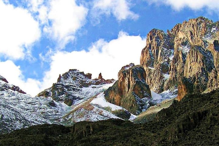 6-Day Mount Kenya via Chogoria Route — Climb to Point Lenana