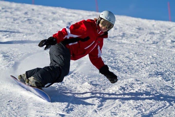 City Slopes: Beginner Snowboarding and Skiing Near Riga