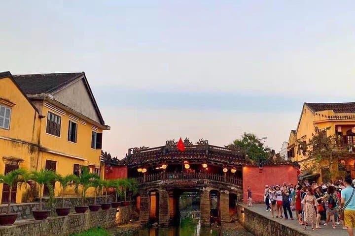 Explore Central Vietnam: 4-Day Da Nang Adventure photo 3