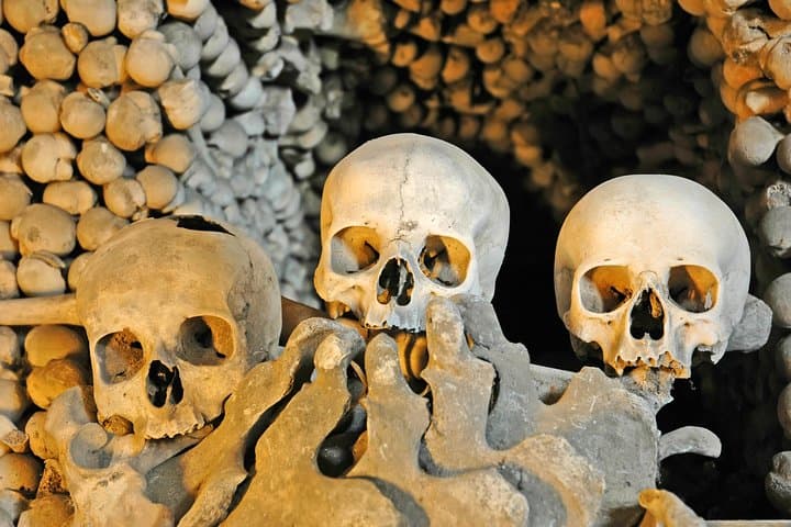 Haunted Rome Walking Tour: Crypts, Legends & Historic Sites