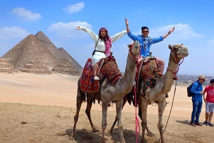 Private 8-Hour Giza Pyramids, Saqqara & Memphis Tour with Camel Ride and Lunch