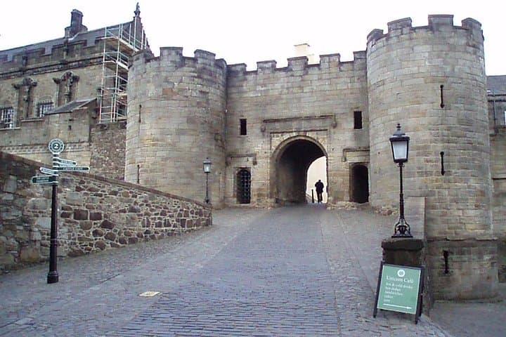 Highland Whisky, Stirling Castle & Linlithgow Palace Day Tour from Edinburgh photo 3